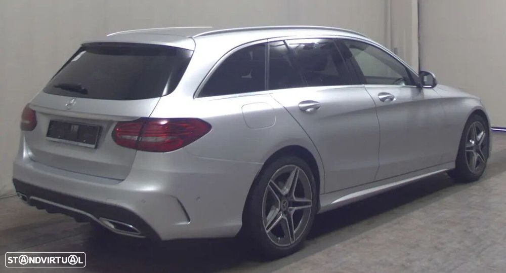 Mercedes-Benz C 300 de AMG Line - 4