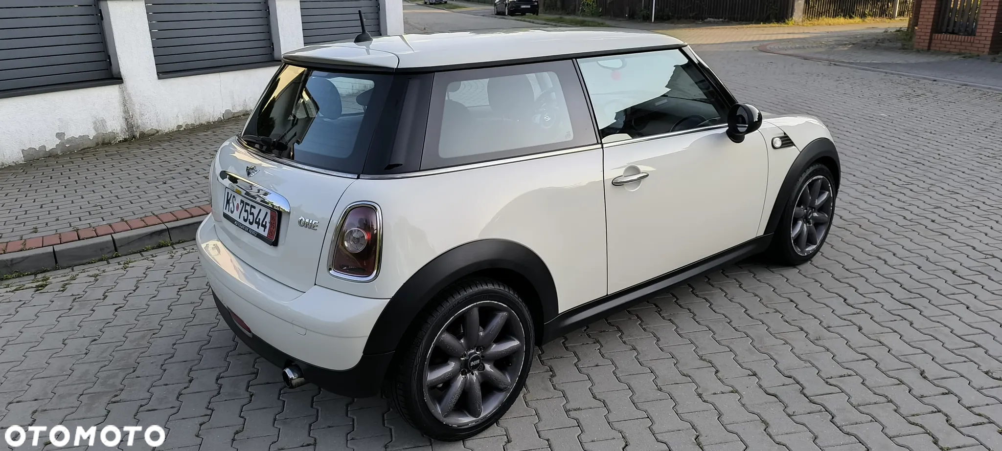 MINI ONE Standard - 19