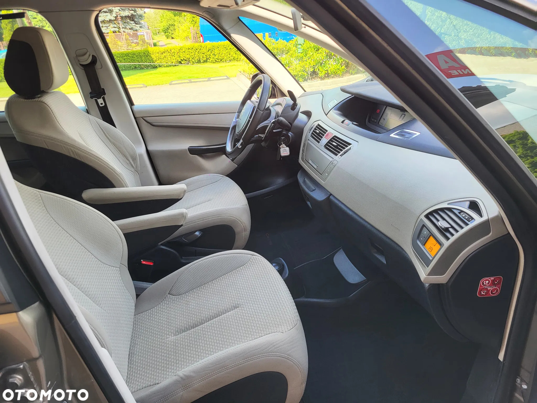Citroën C4 Grand Picasso - 12