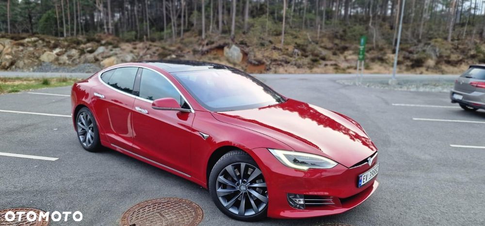 Tesla Model S - 1