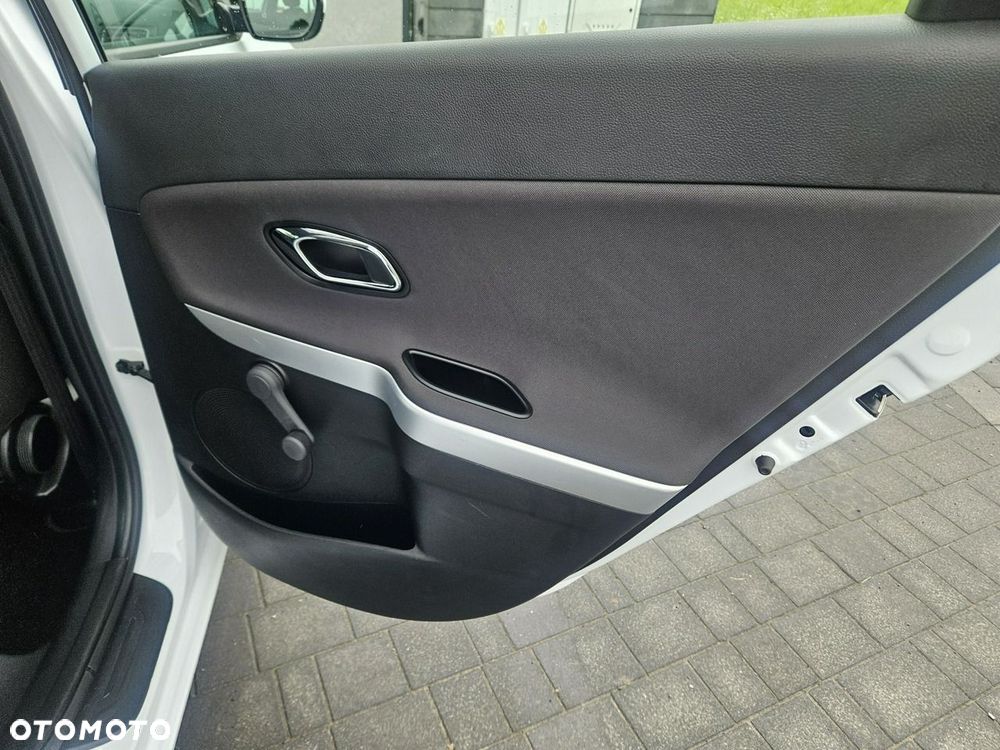 Kia Ceed - 21