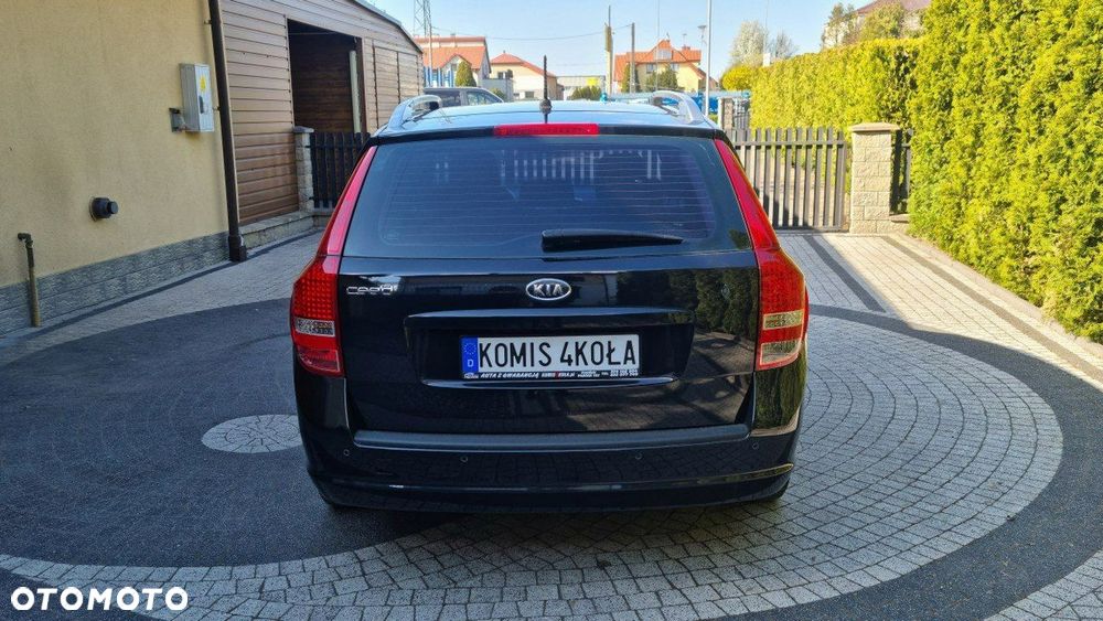 Kia Ceed - 4