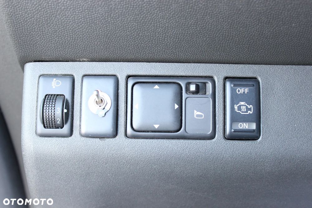 Nissan Navara 2.5 D Platinum - 17