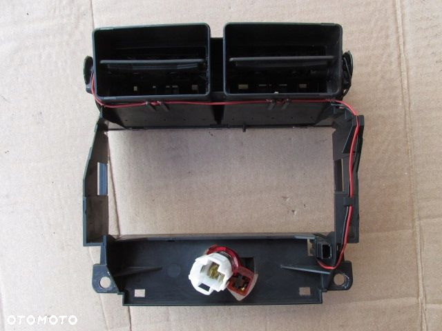 Audi A8 D3 lift Kratka nawiewu środkowa 4E0819203B - 3