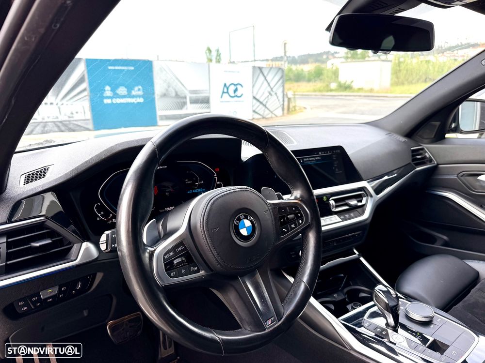 BMW 330 e Pack Desportivo M Auto - 10