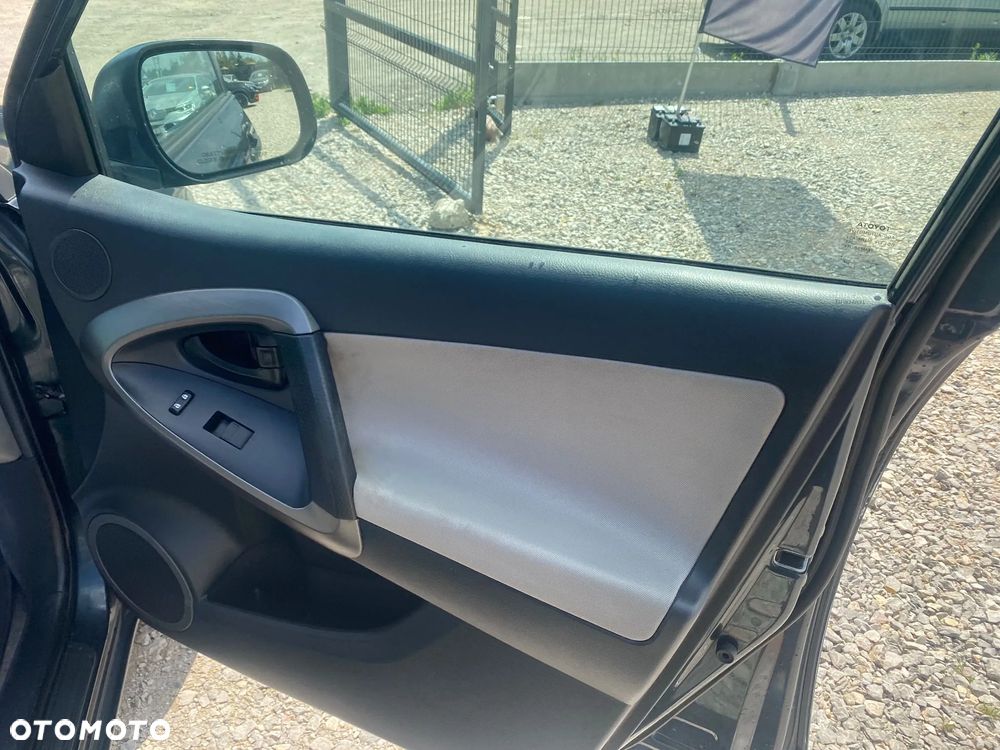 Toyota RAV4 2.5 VVT-i Base 4x2 - 29