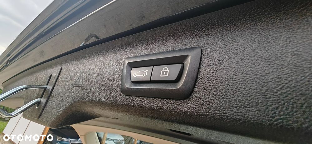 BMW Seria 5 520d Sport Line - 34