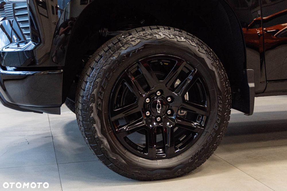 Chevrolet Silverado - 5