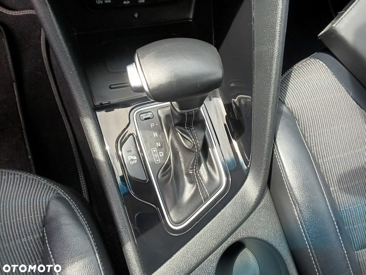 Kia Niro 1.6 GDI Hybrid Business Line - 28