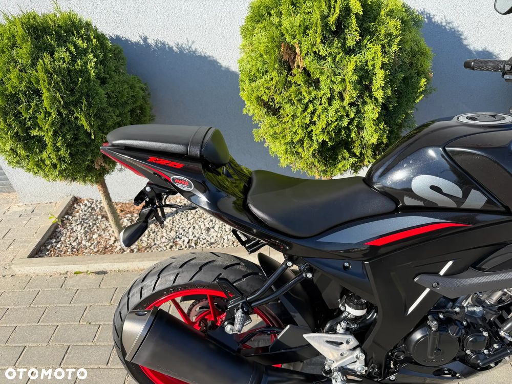 Suzuki GSX - 18
