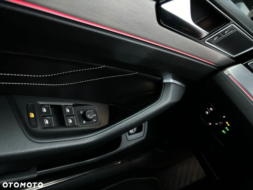 Volkswagen Passat 2.0 TDI SCR DSG Elegance - 21