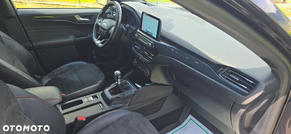 Ford Kuga 2.0 TDCi 2x4 ST-Line - 25