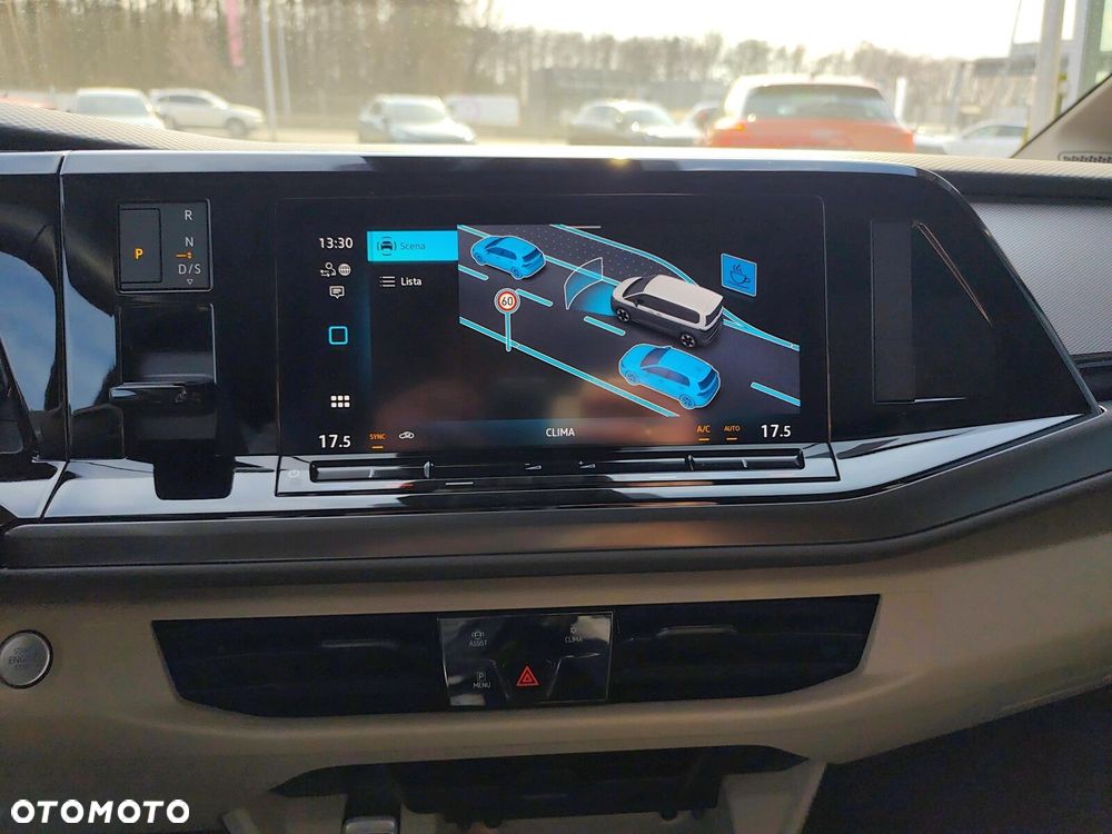 Volkswagen Multivan - 21