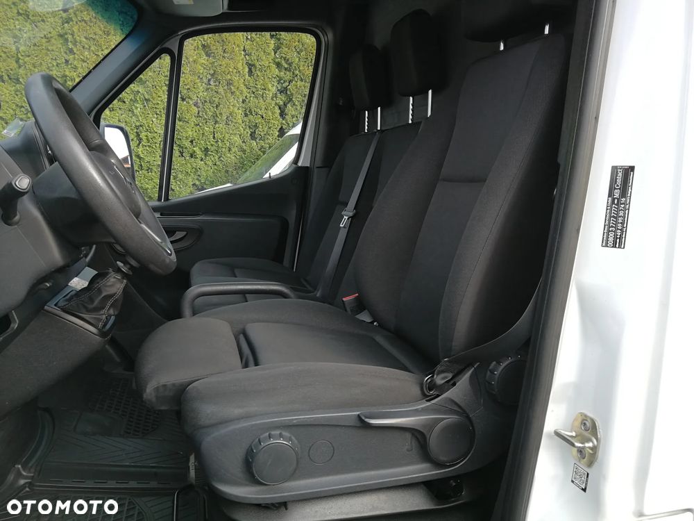 Mercedes-Benz Sprinter - 17