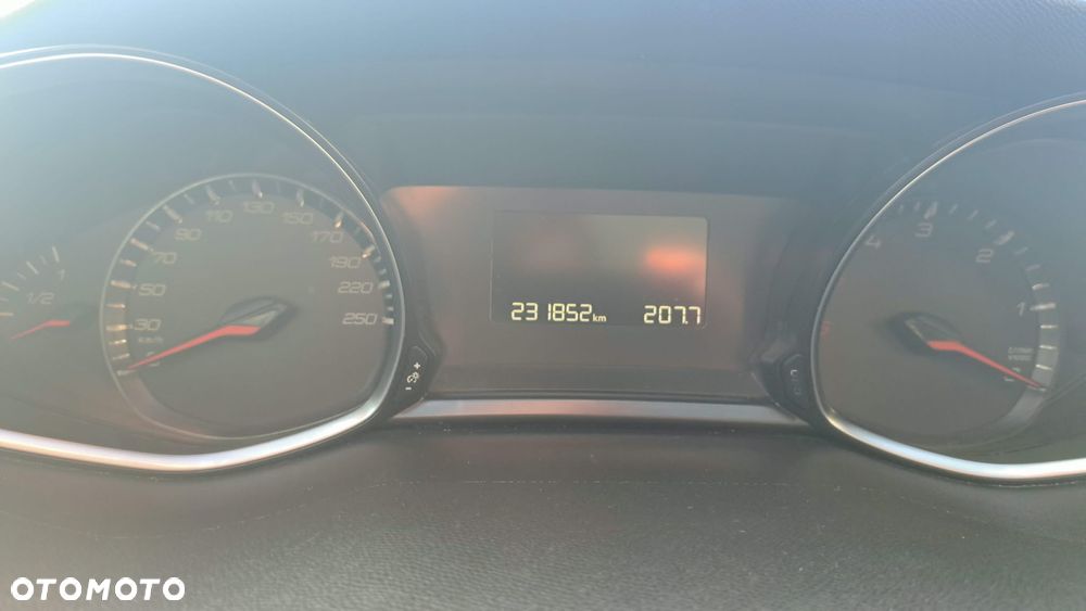 Peugeot 308 - 24