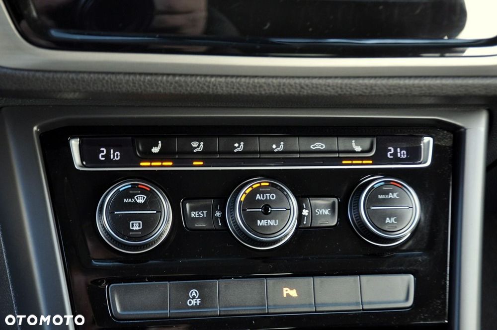 Volkswagen Touran - 33