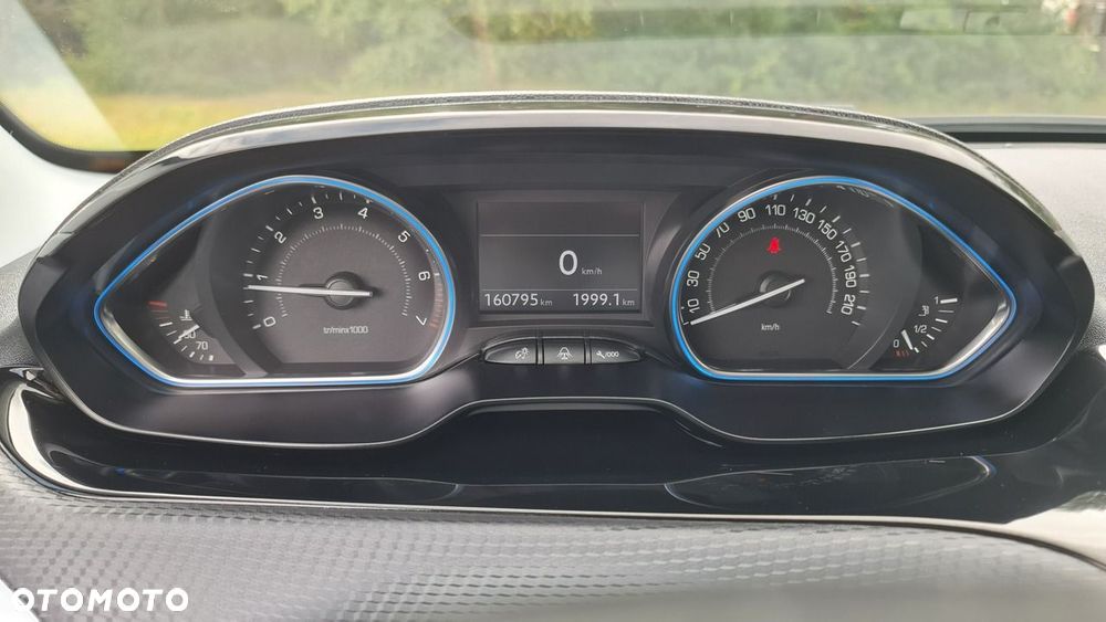 Peugeot 2008 1.6 VTi Allure - 16