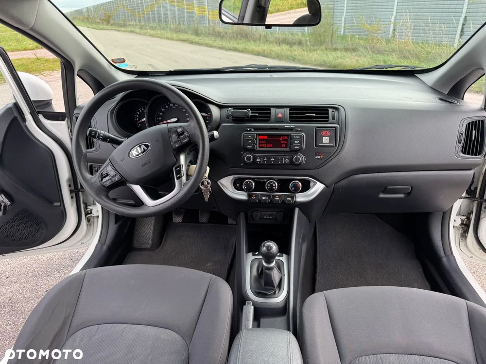 Kia Rio - 20
