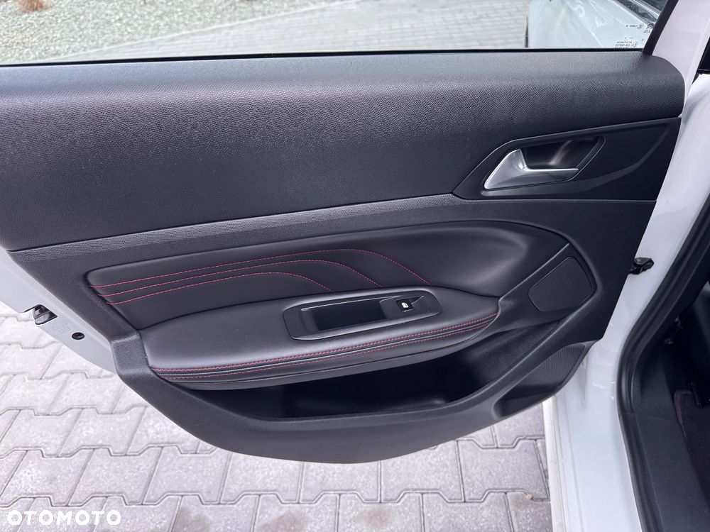 Peugeot 308 BlueHDi FAP 150 EAT6 Stop&Start GT-Line Edition - 29