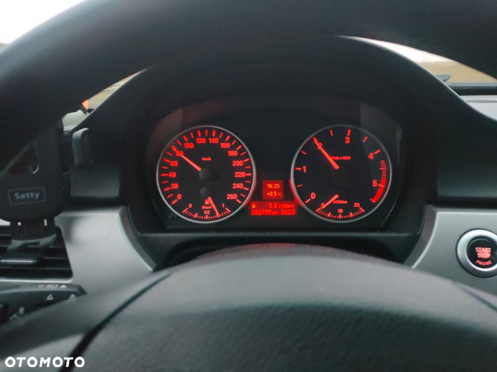 BMW Seria 3 318d - 6