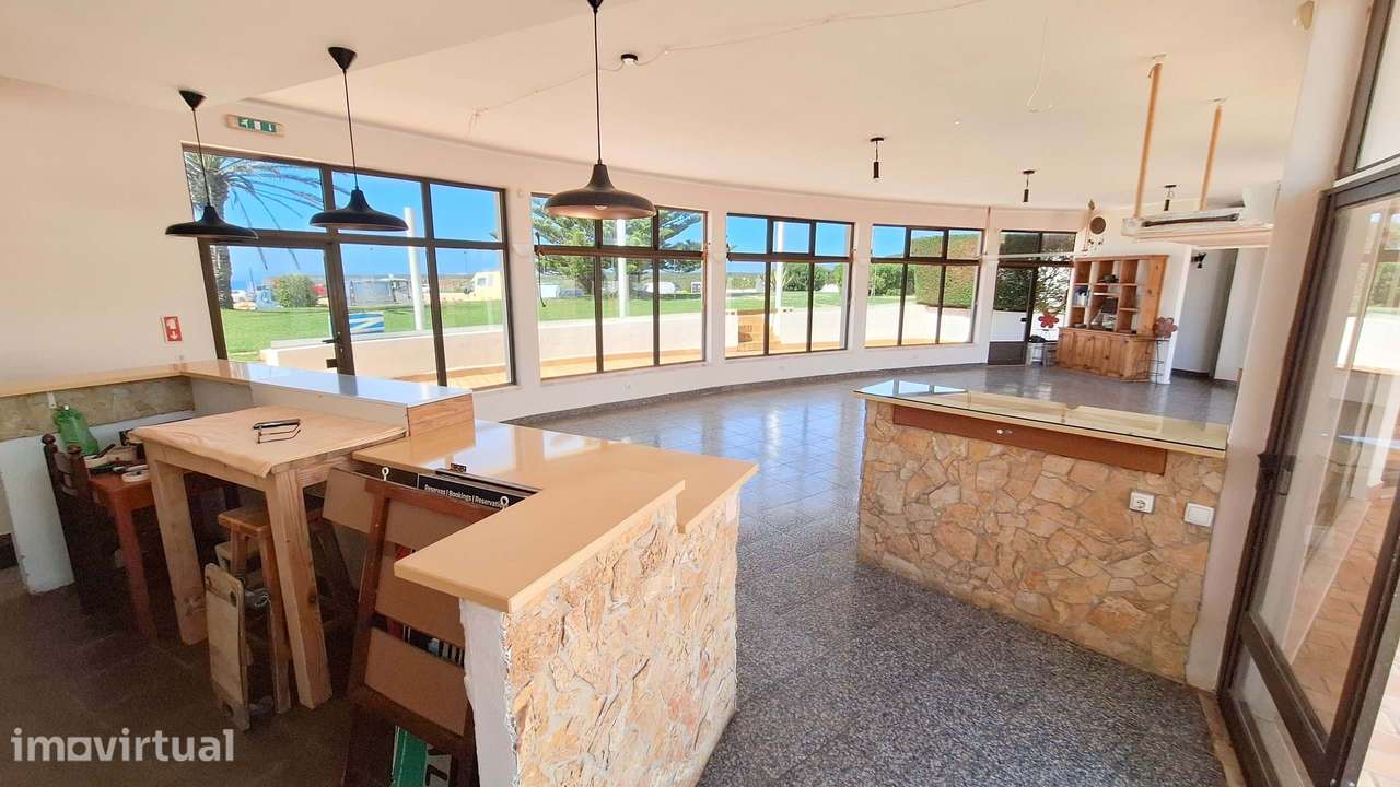 ESPAÇO COMERCIAL ATUALMENTE EXPLORADO COMO RESTAURANTE - Grande imagem: 2/39