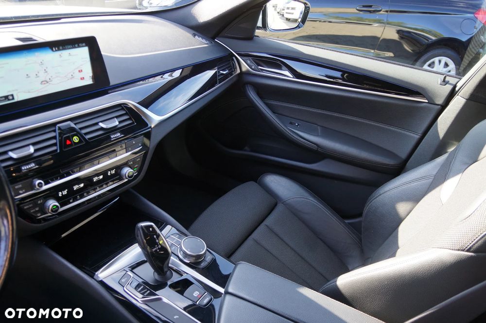 BMW Seria 5 520d xDrive Touring Sport Line - 25