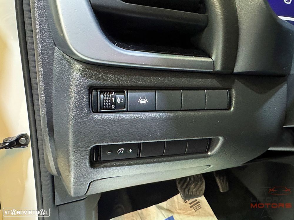 Nissan Qashqai 1.3 DIG-T N-Connecta Xtronic - 19