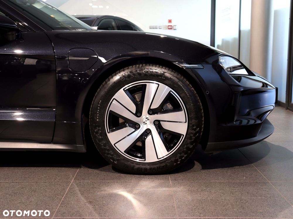 Porsche Taycan - 14