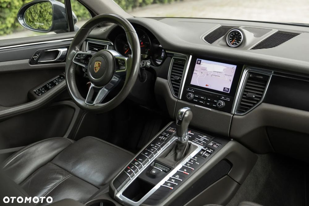 Porsche Macan Standard - 25