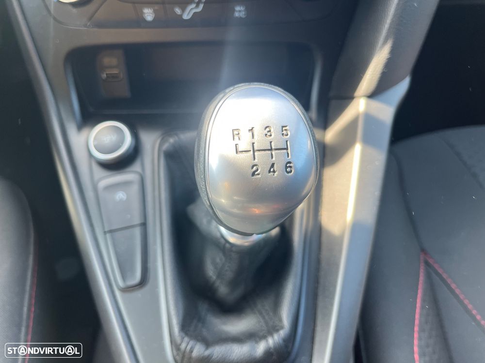 Ford Focus 1.5 TDCi ST-Line - 14