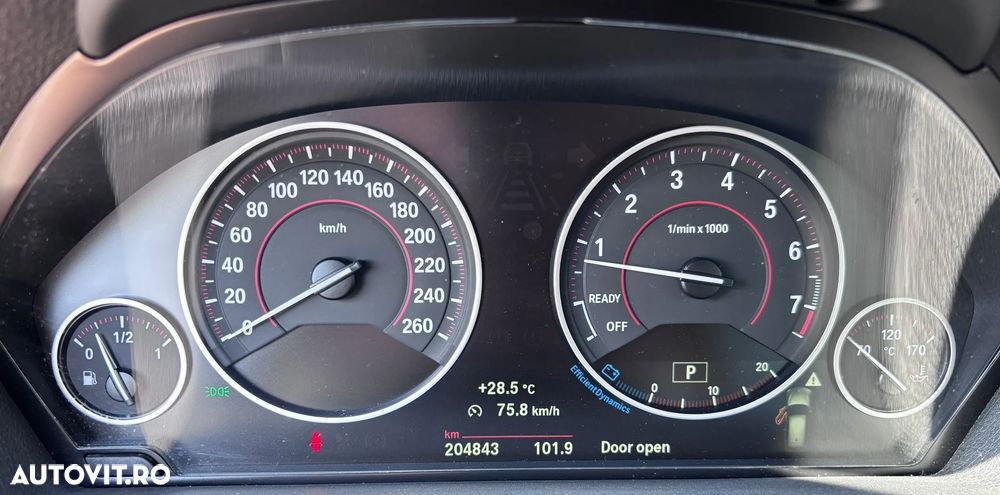 BMW Seria 3 330i xDrive Aut. Sport Line - 23