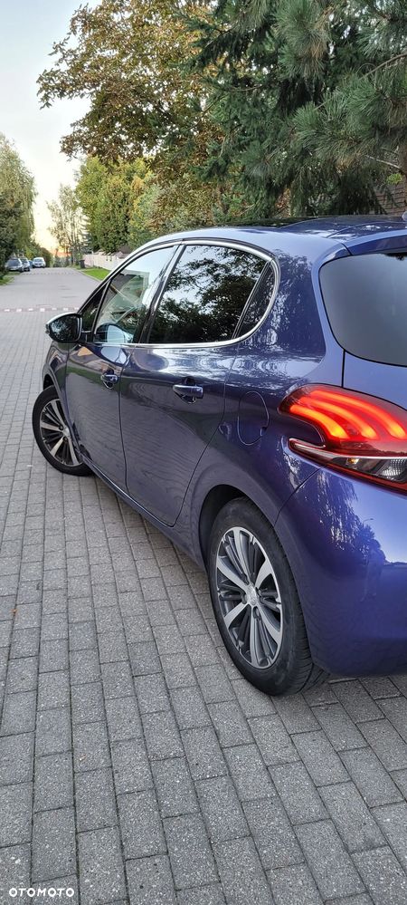 Peugeot 208 1.2 PureTech Allure - 5