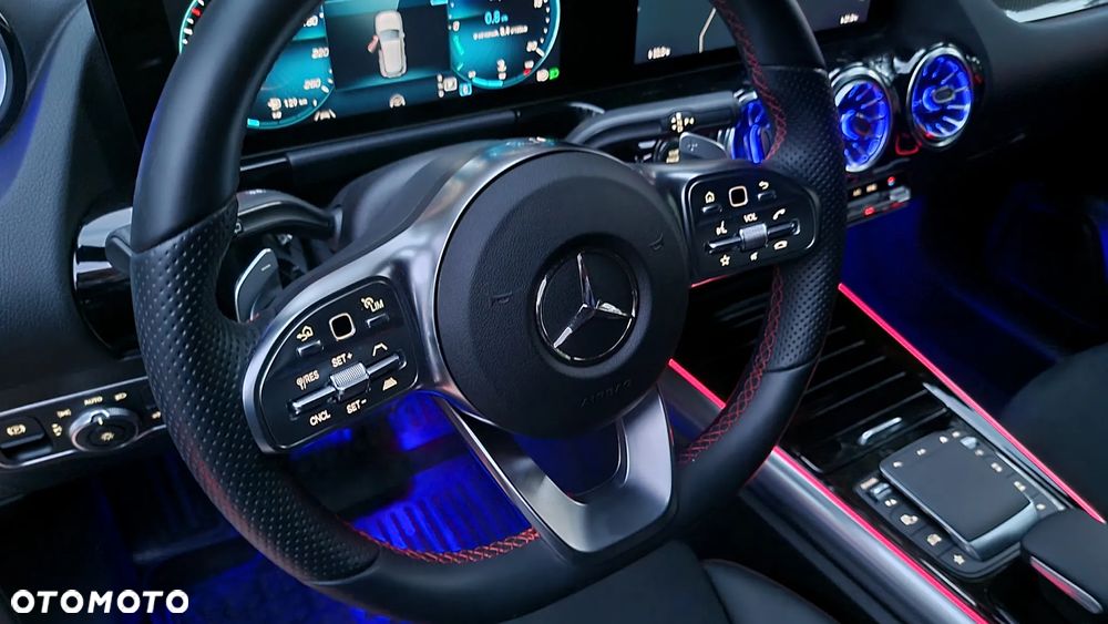 Mercedes-Benz GLA 200 AMG Line - 28