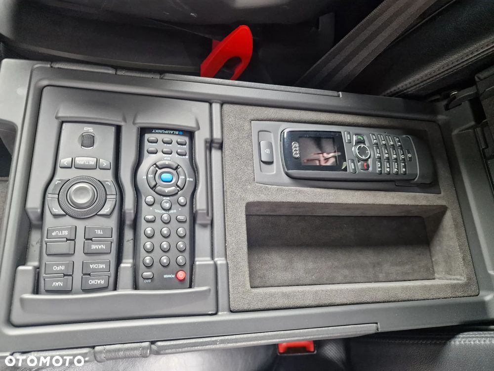 Audi A8 W12 quattro Langversion - 30