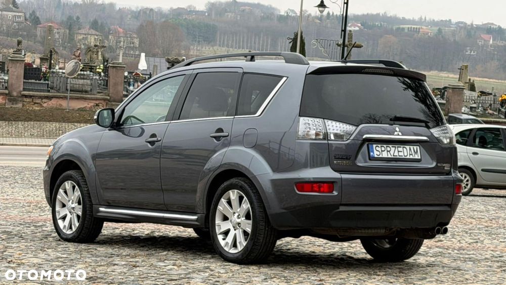 Mitsubishi Outlander - 5