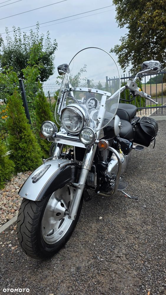 Suzuki Intruder - 32
