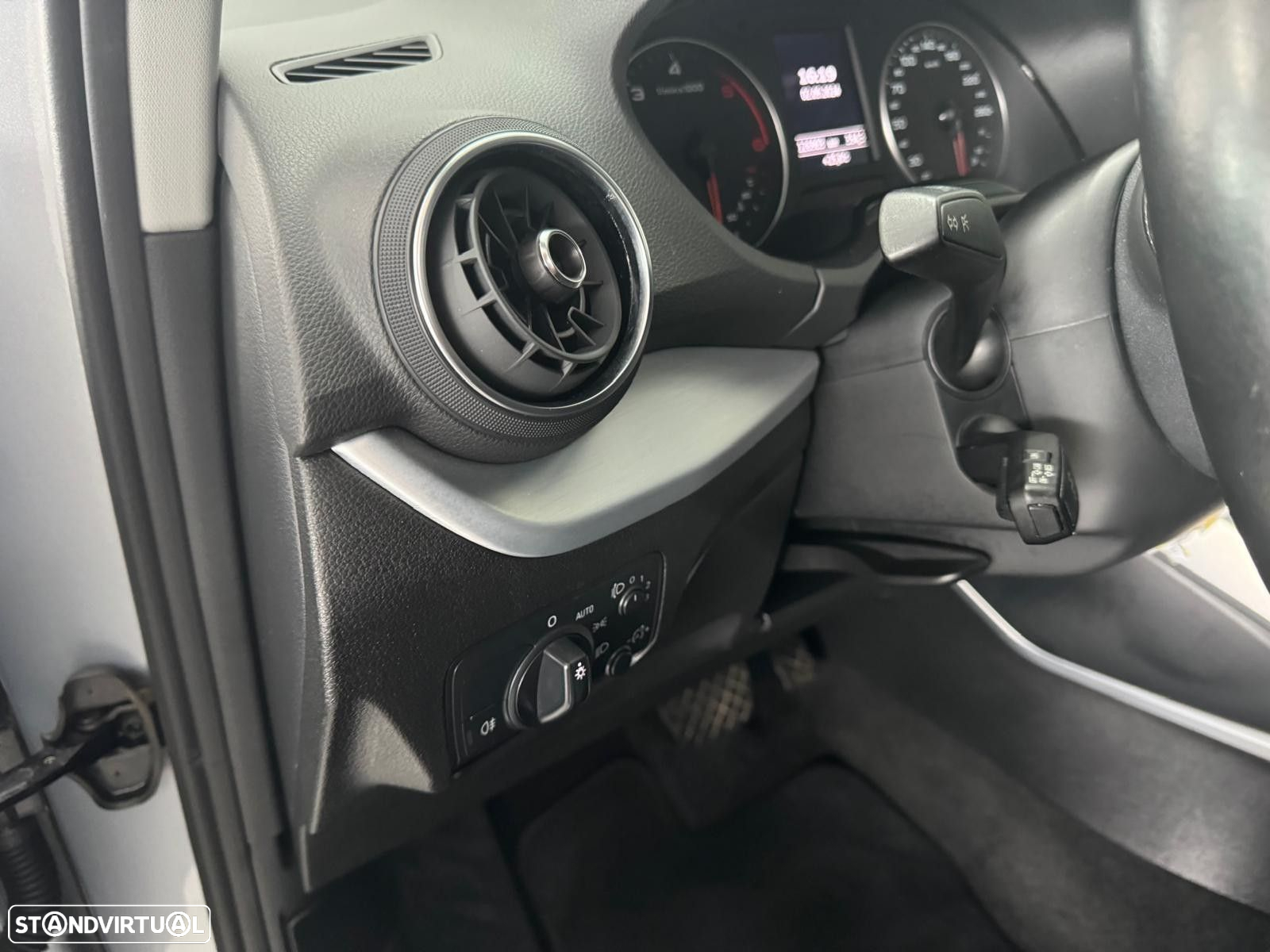 Audi Q2 30 TDI Sport S tronic - 17