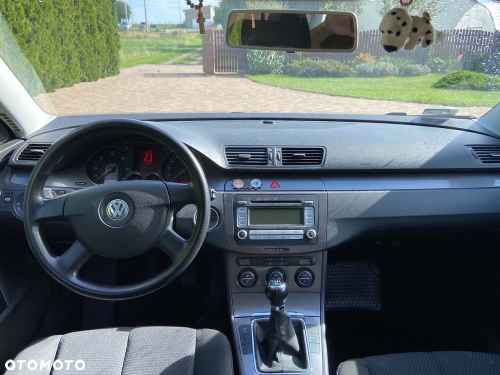 Volkswagen Passat - 17