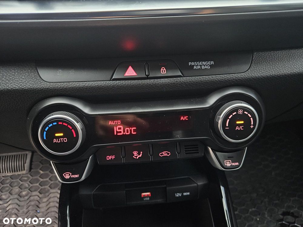 Kia Stonic 1.0 T-GDI L Business Line DCT - 27