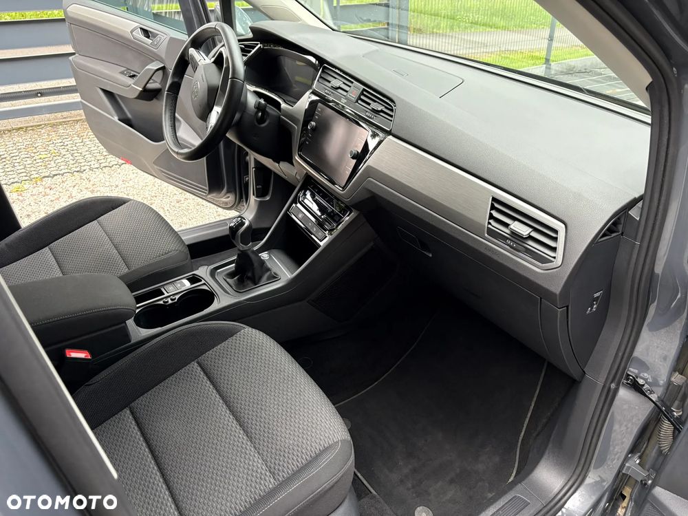 Volkswagen Touran 1.5 TSI EVO Special Edition - 10