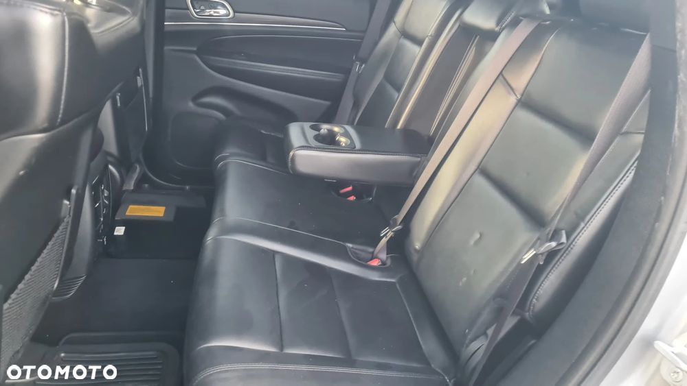 Jeep Grand Cherokee - 12