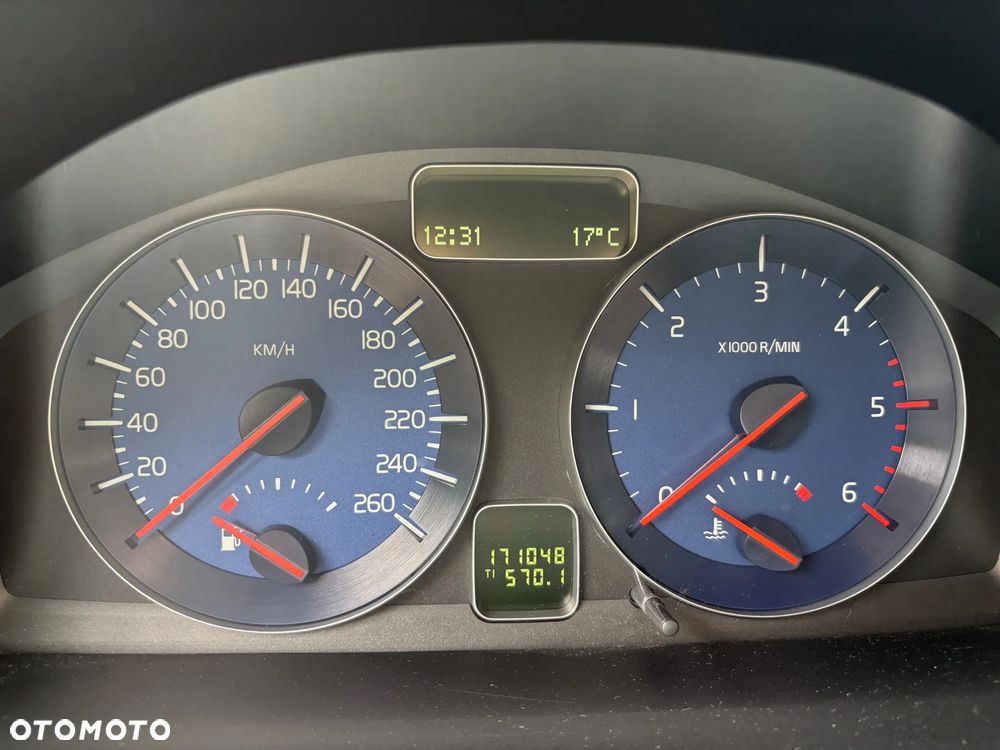 Volvo V50 D3 R-Design - 10