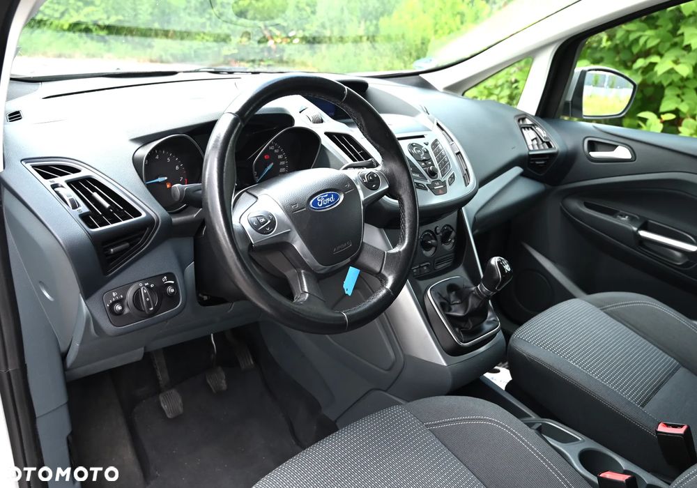 Ford Grand C-MAX - 26