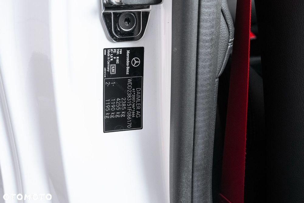 Mercedes-Benz Klasa E 220 d 4-Matic 9G-TRONIC - 13