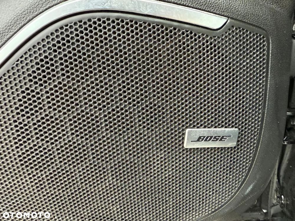 Renault Megane ENERGY TCe 130 BOSE EDITION - 17