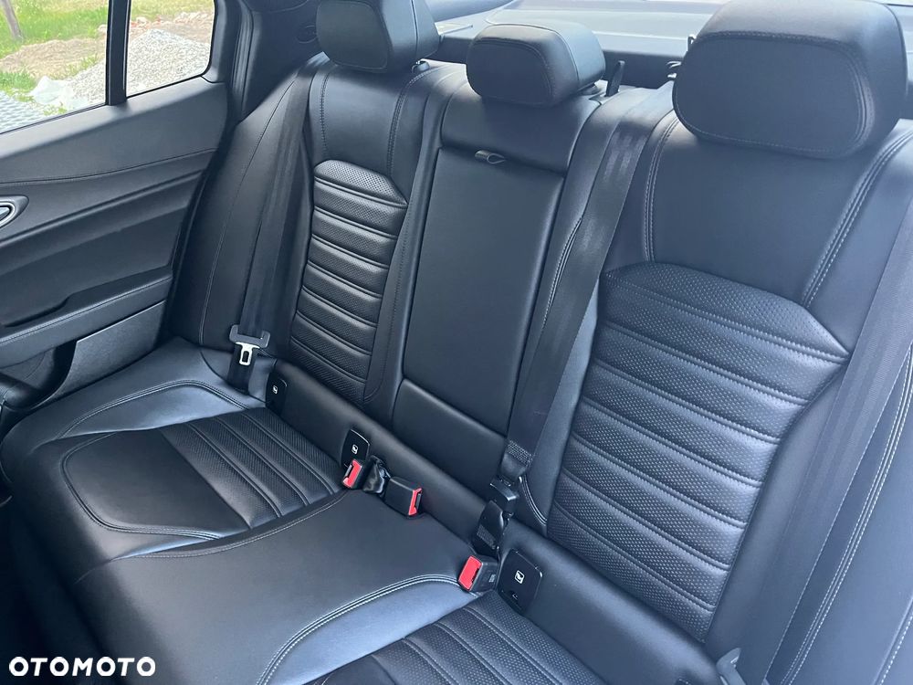 Alfa Romeo Giulia 2.0 Turbo Veloce Q4 - 18