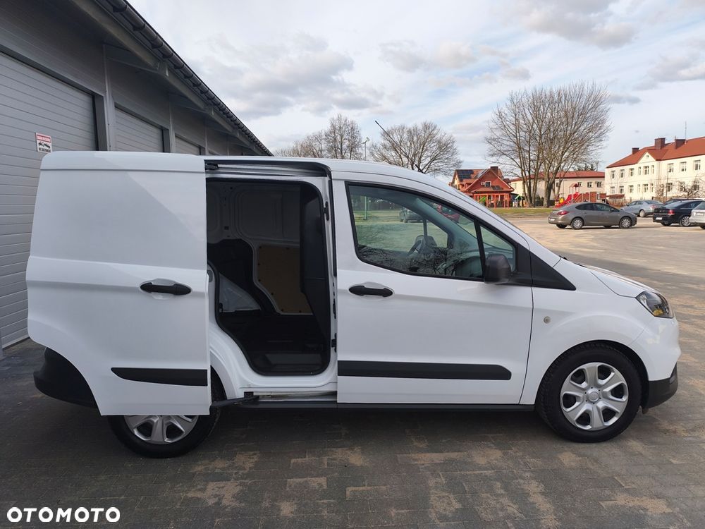 Ford Transit Courier - 9