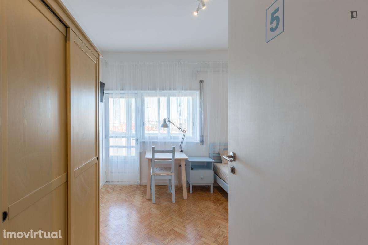 Quarto - localizado em Paranhos Porto - Grande imagem: 4/13