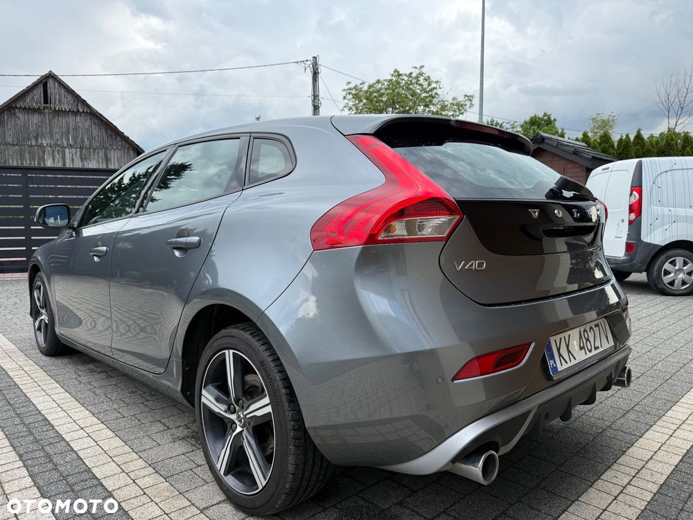 Volvo V40 D3 Geartronic RDesign - 16