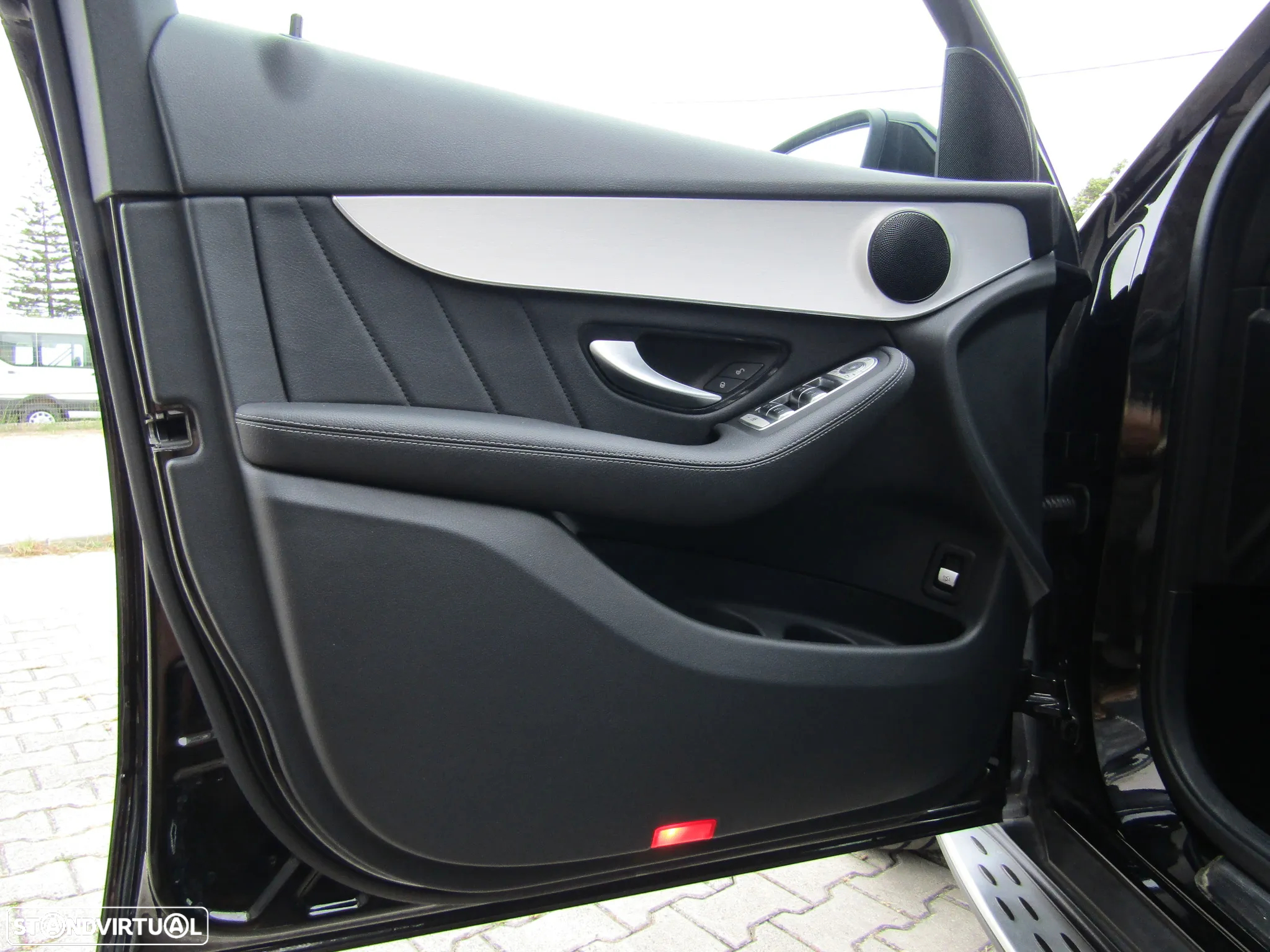 Mercedes-Benz GLC 300 de 4Matic - 11